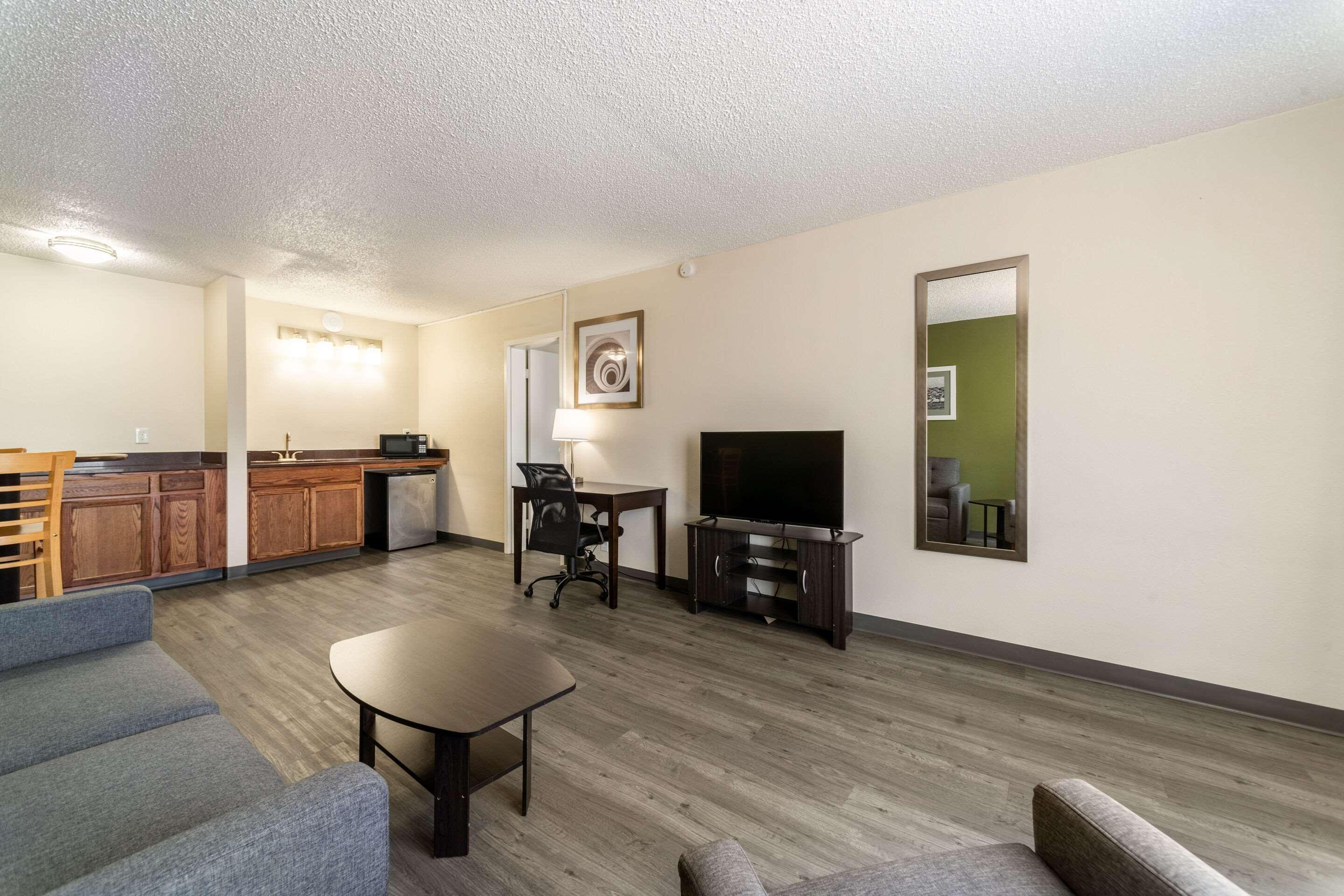 Quality Inn & Suites Vandalia Near I-70 And Hwy 51 ภายนอก รูปภาพ