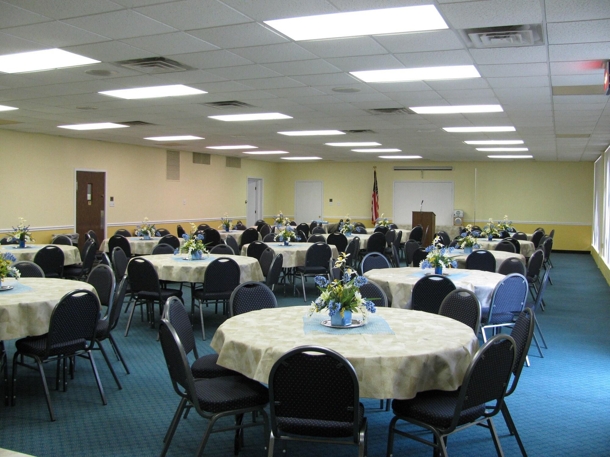 Quality Inn & Suites Vandalia Near I-70 And Hwy 51 ภายนอก รูปภาพ