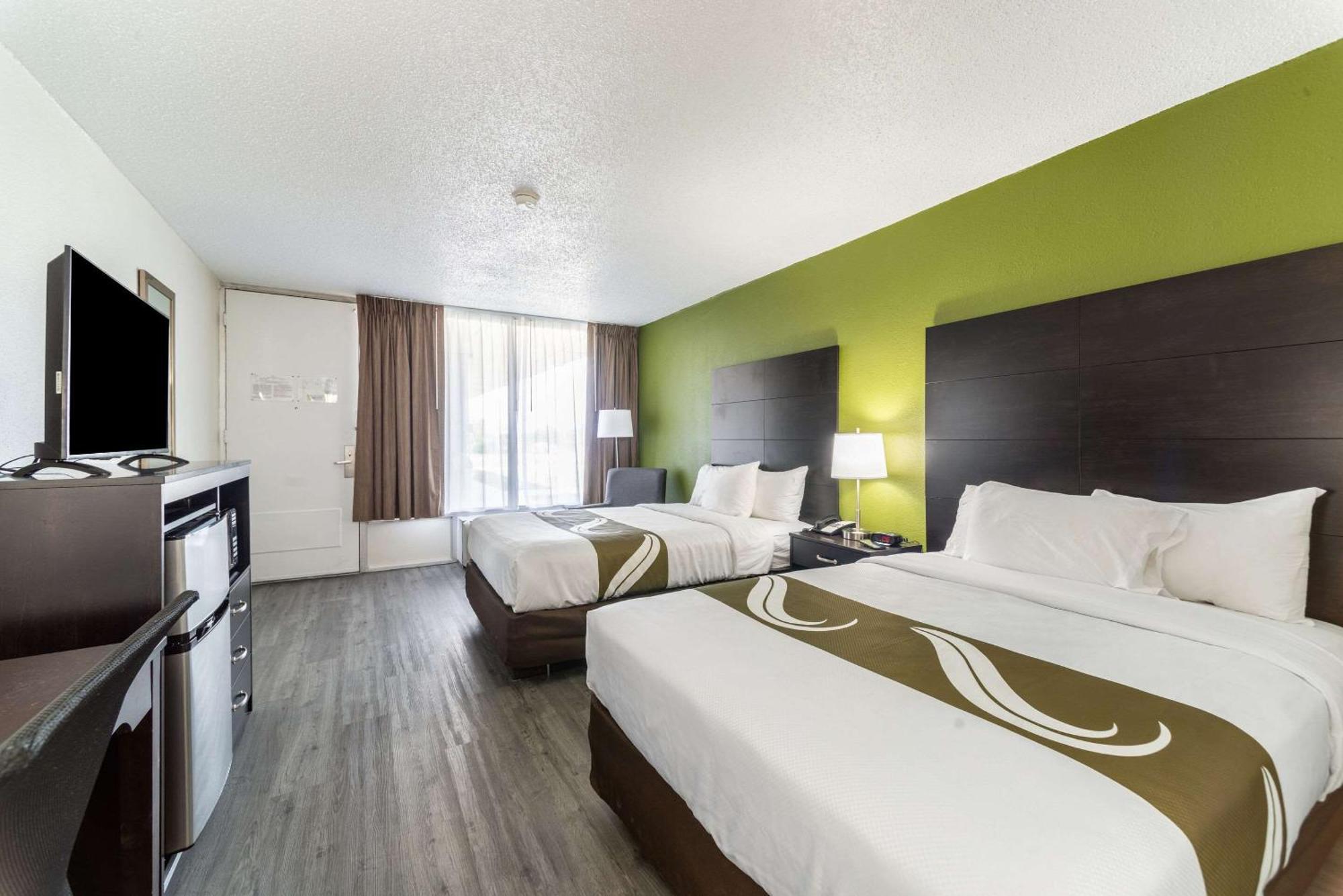Quality Inn & Suites Vandalia Near I-70 And Hwy 51 ภายนอก รูปภาพ