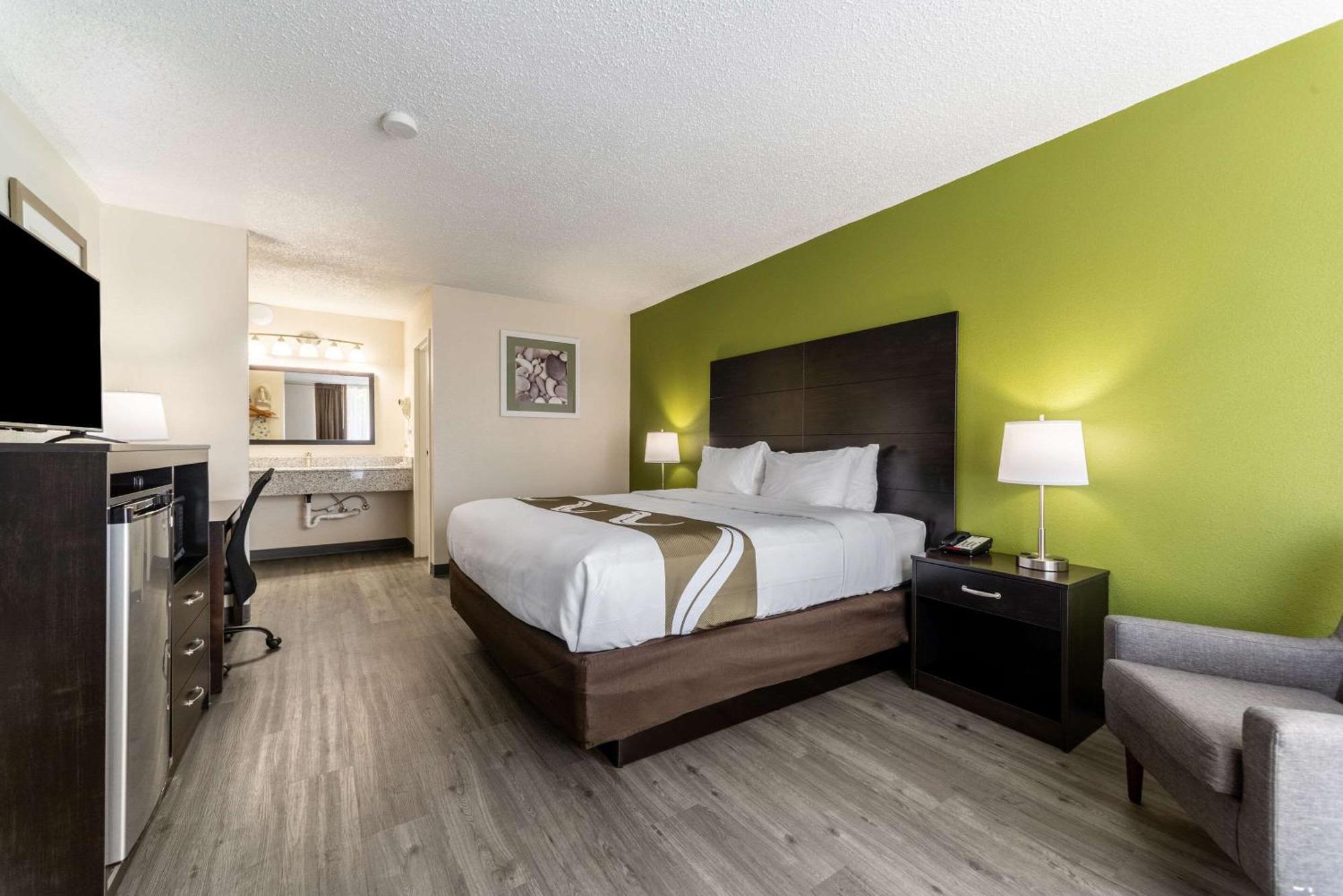 Quality Inn & Suites Vandalia Near I-70 And Hwy 51 ภายนอก รูปภาพ