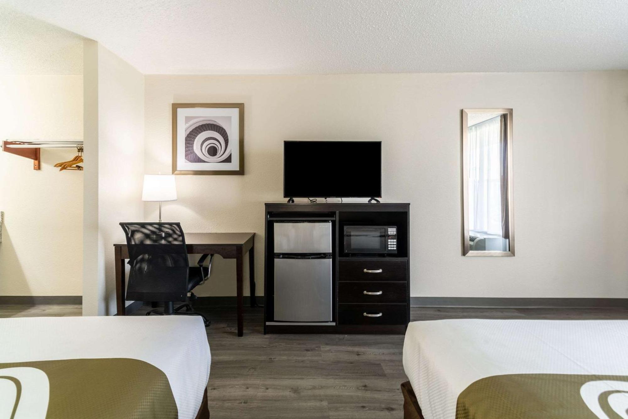 Quality Inn & Suites Vandalia Near I-70 And Hwy 51 ภายนอก รูปภาพ