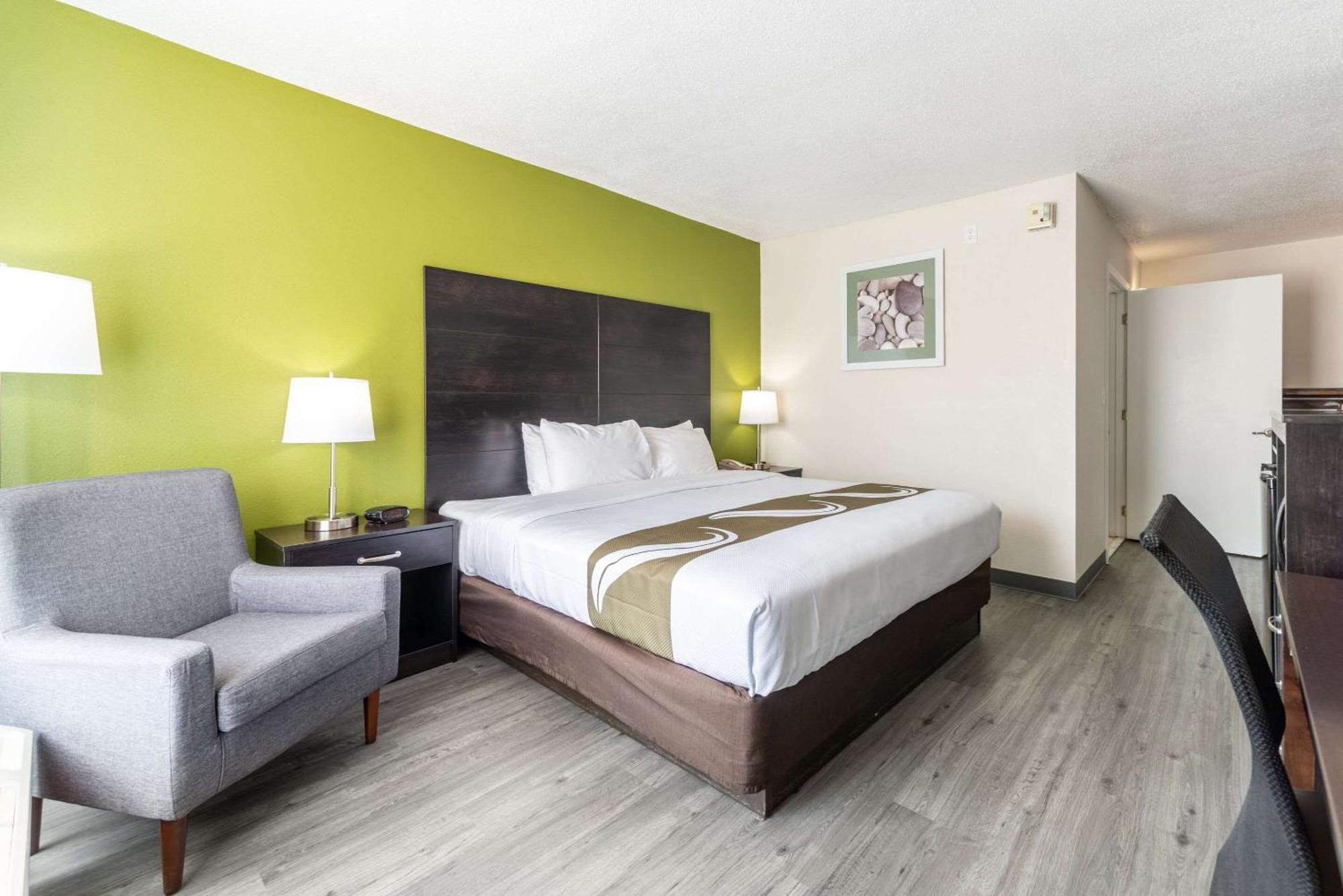 Quality Inn & Suites Vandalia Near I-70 And Hwy 51 ภายนอก รูปภาพ