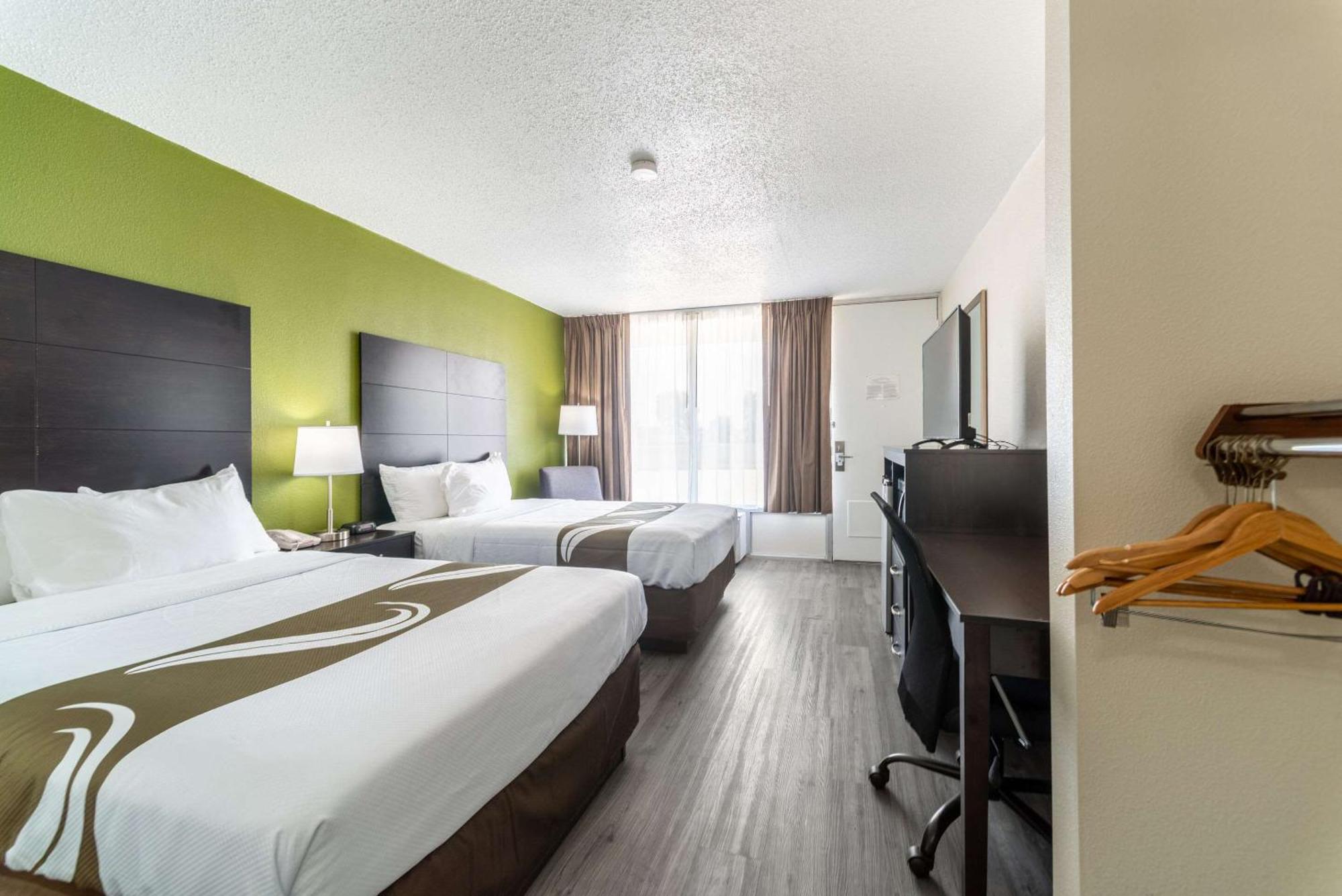 Quality Inn & Suites Vandalia Near I-70 And Hwy 51 ภายนอก รูปภาพ