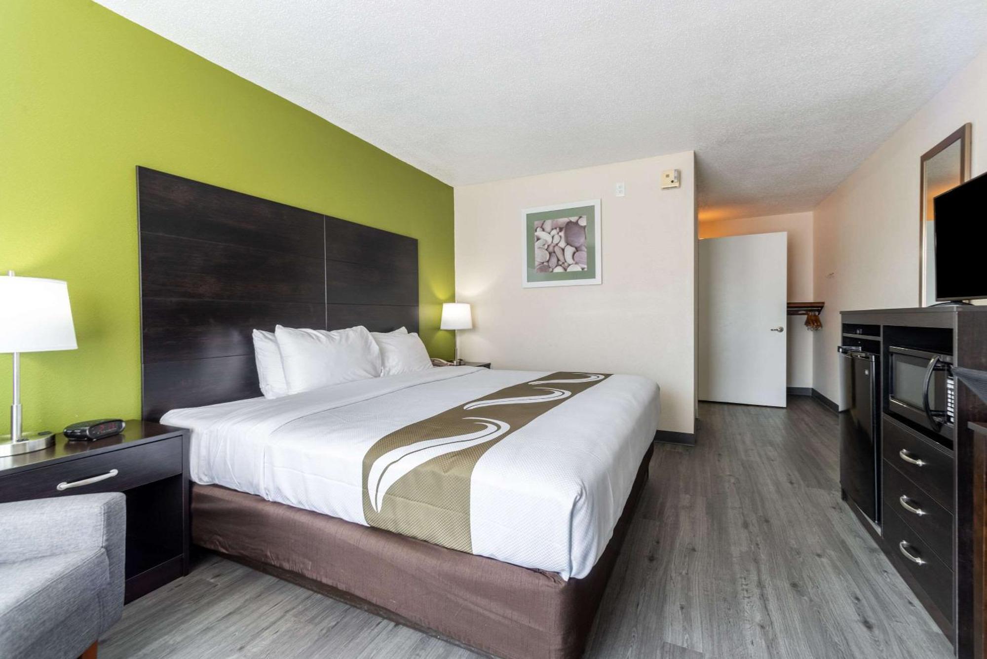 Quality Inn & Suites Vandalia Near I-70 And Hwy 51 ภายนอก รูปภาพ