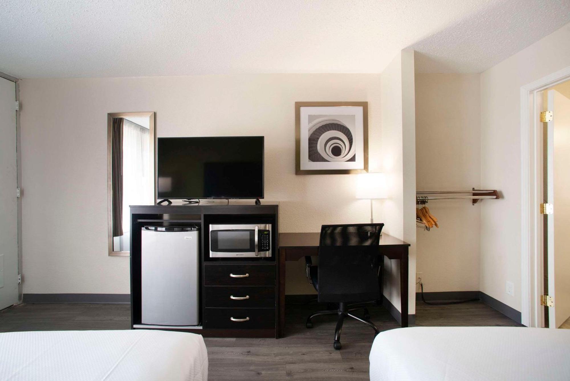 Quality Inn & Suites Vandalia Near I-70 And Hwy 51 ภายนอก รูปภาพ