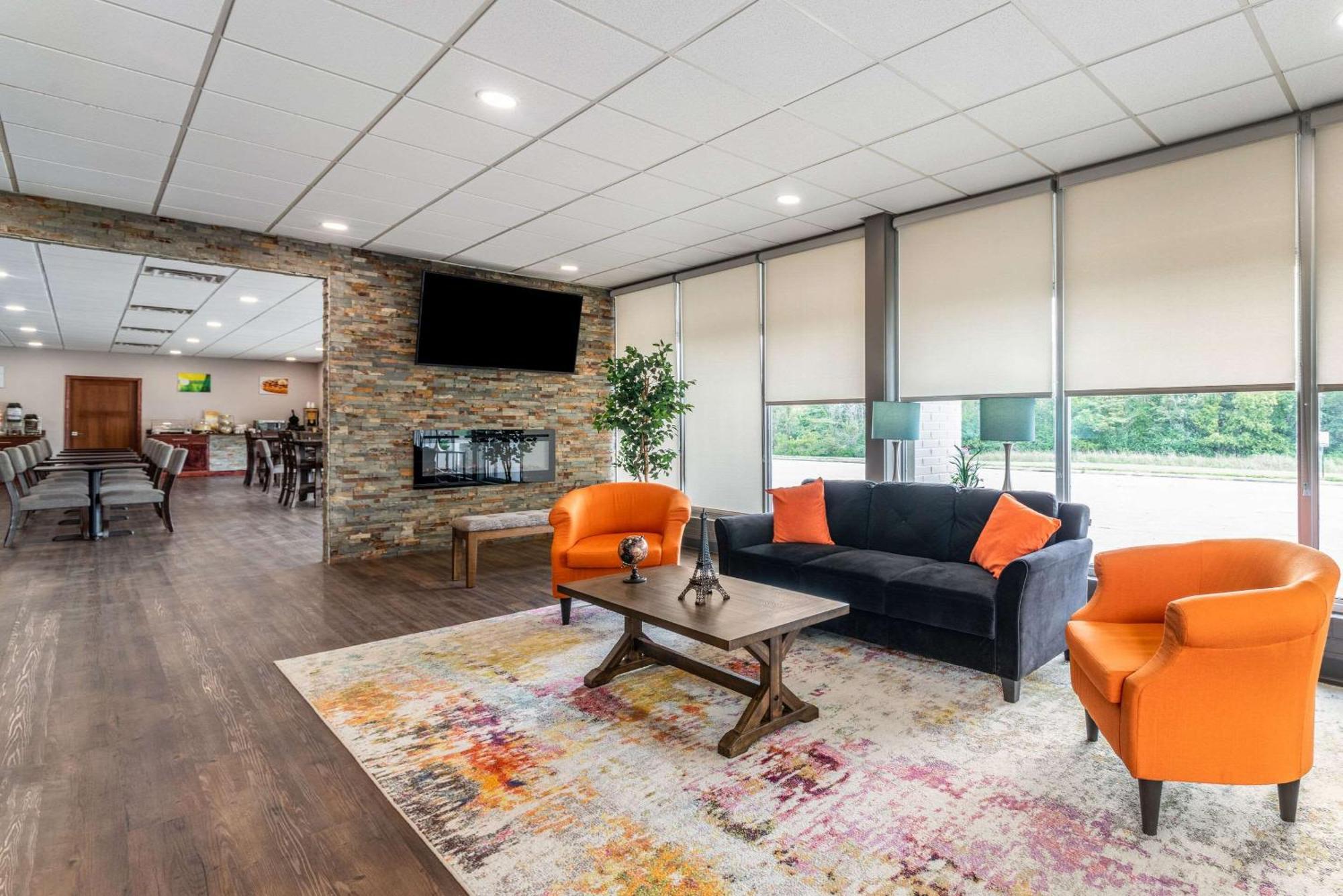 Quality Inn & Suites Vandalia Near I-70 And Hwy 51 ภายนอก รูปภาพ