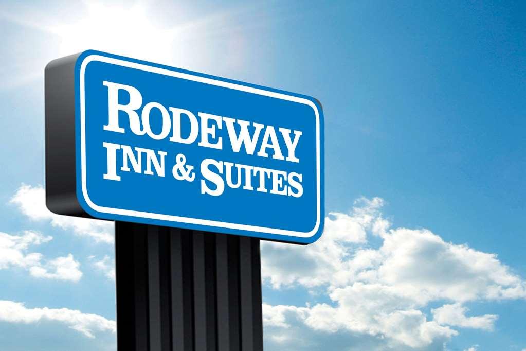 Quality Inn & Suites Vandalia Near I-70 And Hwy 51 ภายนอก รูปภาพ